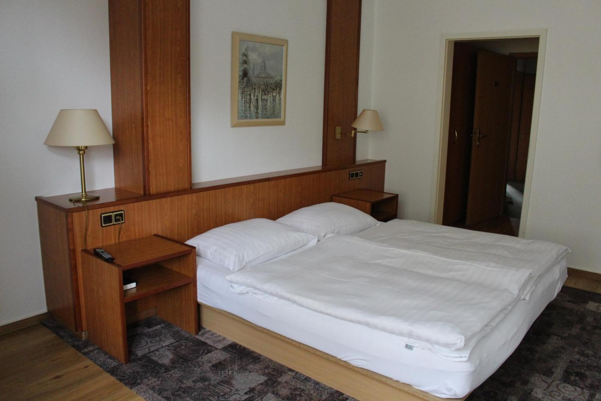 Hotel Zur Post Neubruchhausen Exterior photo